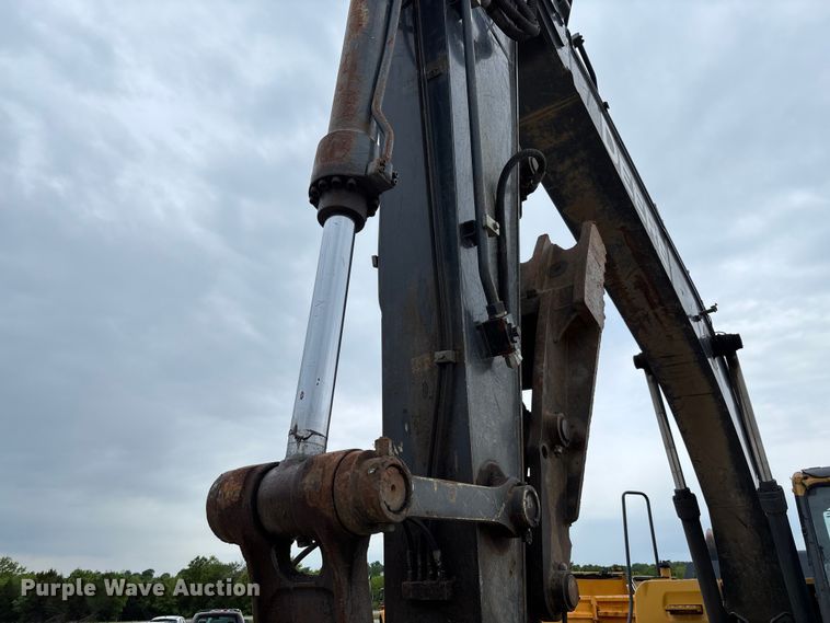 image for item FC5698 2013 John Deere 210G excavator