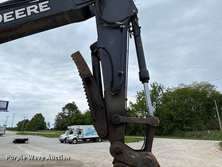 image for item FC5698 2013 John Deere 210G excavator