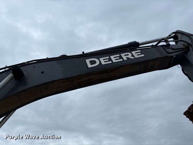 image for item FC5698 2013 John Deere 210G excavator
