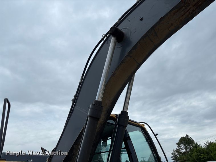 image for item FC5698 2013 John Deere 210G excavator