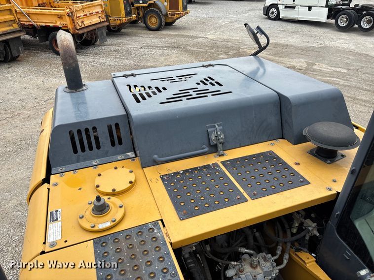 image for item FC5698 2013 John Deere 210G excavator