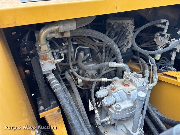 image for item FC5698 2013 John Deere 210G excavator