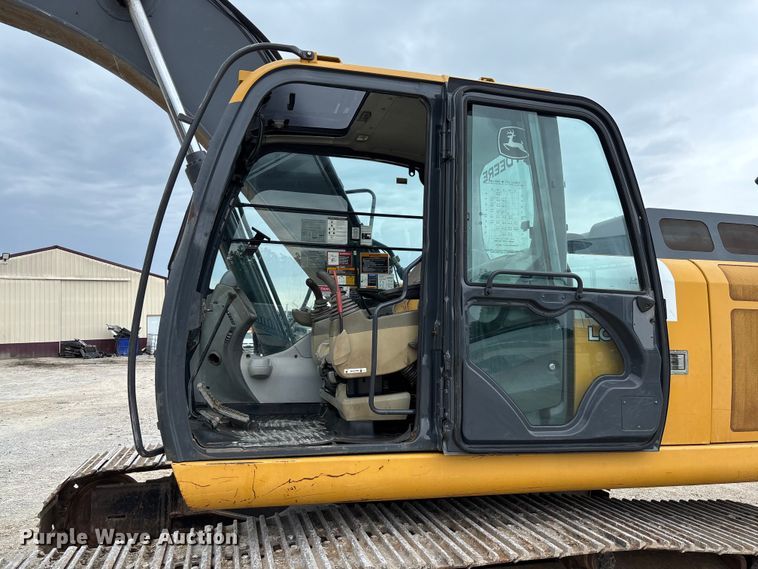 image for item FC5698 2013 John Deere 210G excavator