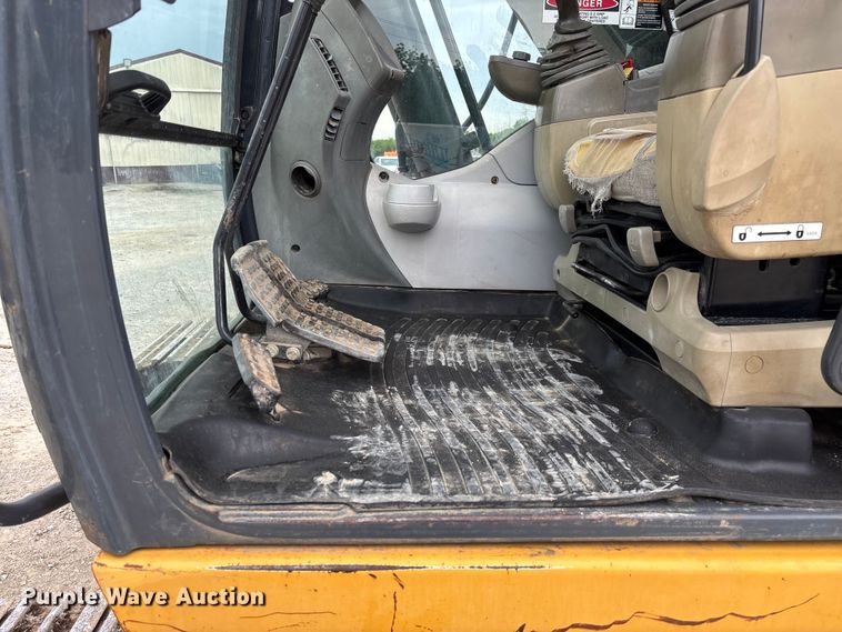 image for item FC5698 2013 John Deere 210G excavator