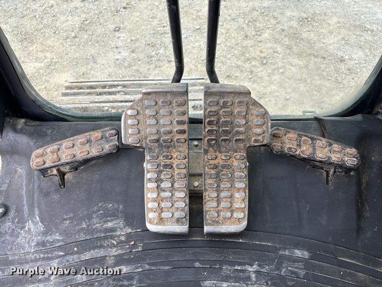 image for item FC5698 2013 John Deere 210G excavator