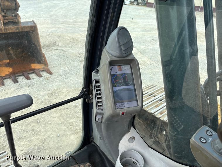 image for item FC5698 2013 John Deere 210G excavator