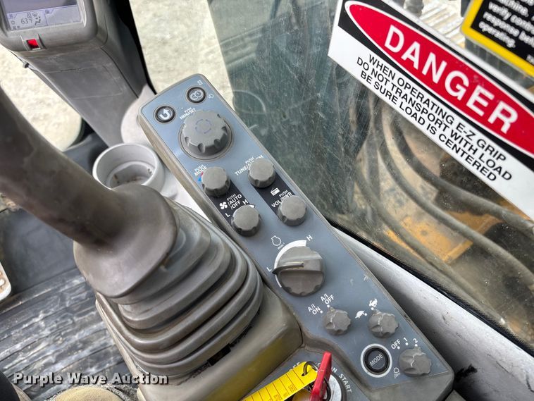 image for item FC5698 2013 John Deere 210G excavator
