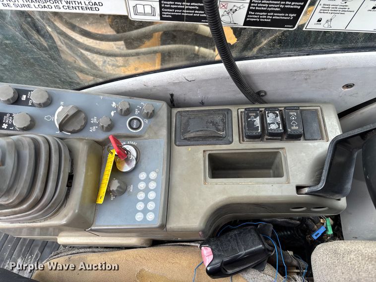 image for item FC5698 2013 John Deere 210G excavator