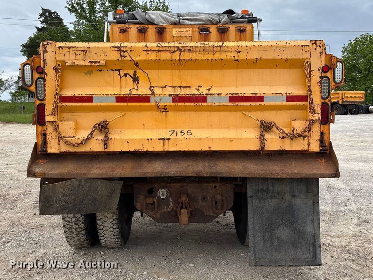 image for item FC5699 2004 International 7400 Crew Cab dump truck