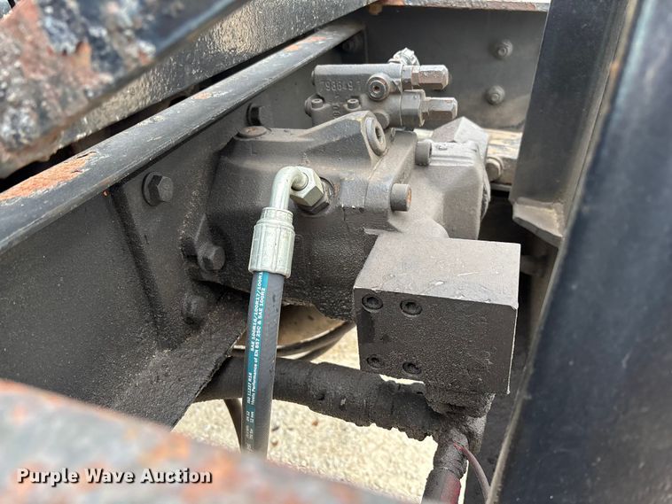image for item FC5699 2004 International 7400 Crew Cab dump truck
