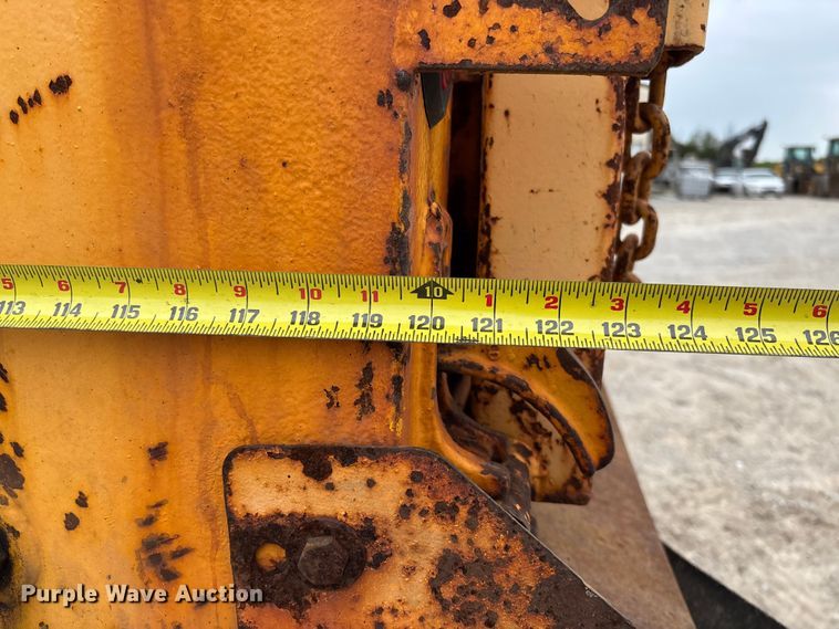 image for item FC5699 2004 International 7400 Crew Cab dump truck