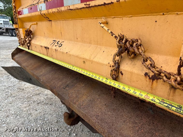 image for item FC5699 2004 International 7400 Crew Cab dump truck