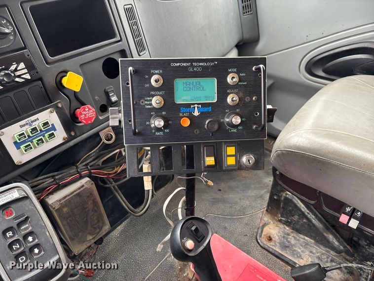 image for item FC5699 2004 International 7400 Crew Cab dump truck