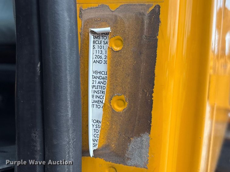 image for item FC5699 2004 International 7400 Crew Cab dump truck