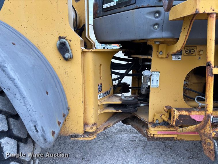 image for item FC5700 2008 John Deere 444J wheel loader