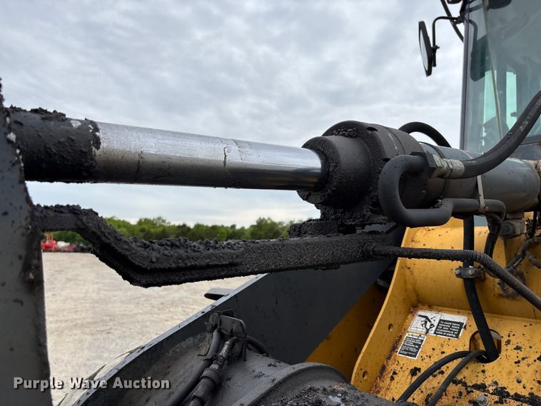 image for item FC5700 2008 John Deere 444J wheel loader