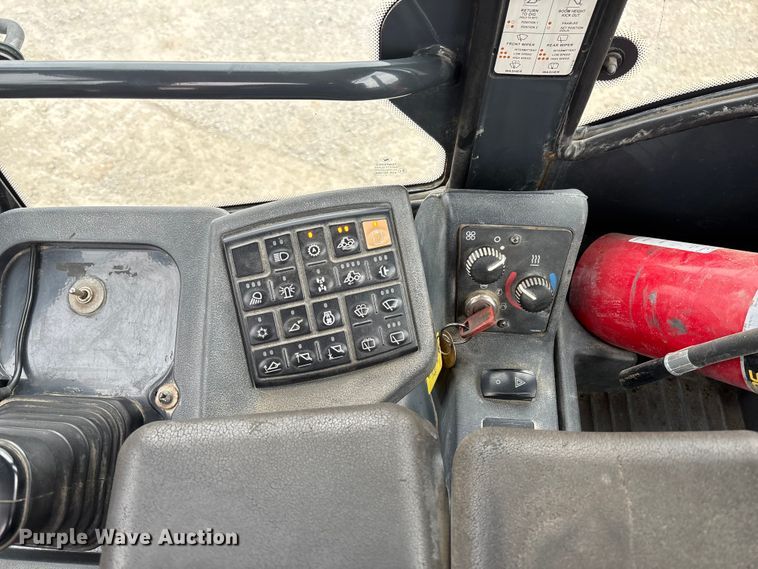 image for item FC5700 2008 John Deere 444J wheel loader
