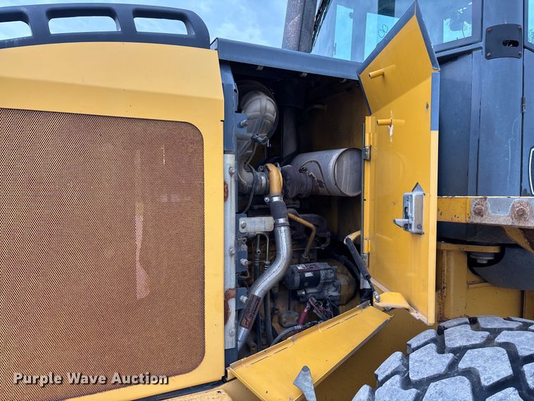 image for item FC5700 2008 John Deere 444J wheel loader