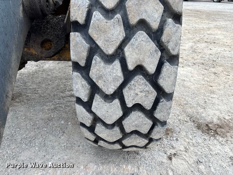image for item FC5700 2008 John Deere 444J wheel loader