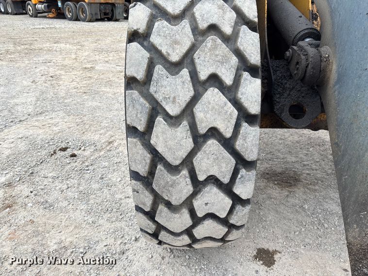 image for item FC5700 2008 John Deere 444J wheel loader