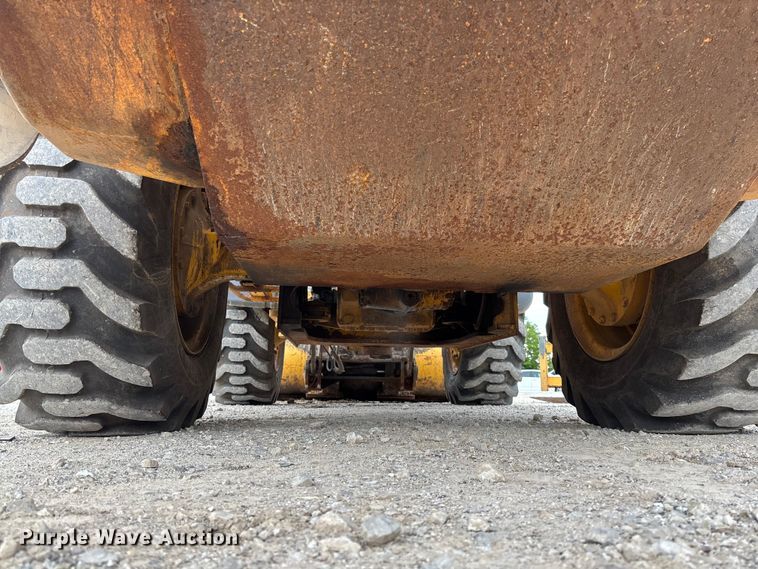 image for item FC5701 2008 John Deere 444J wheel loader