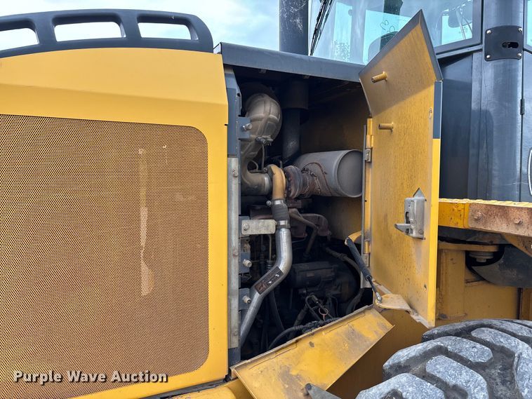 image for item FC5701 2008 John Deere 444J wheel loader