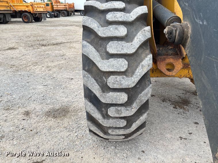 image for item FC5701 2008 John Deere 444J wheel loader