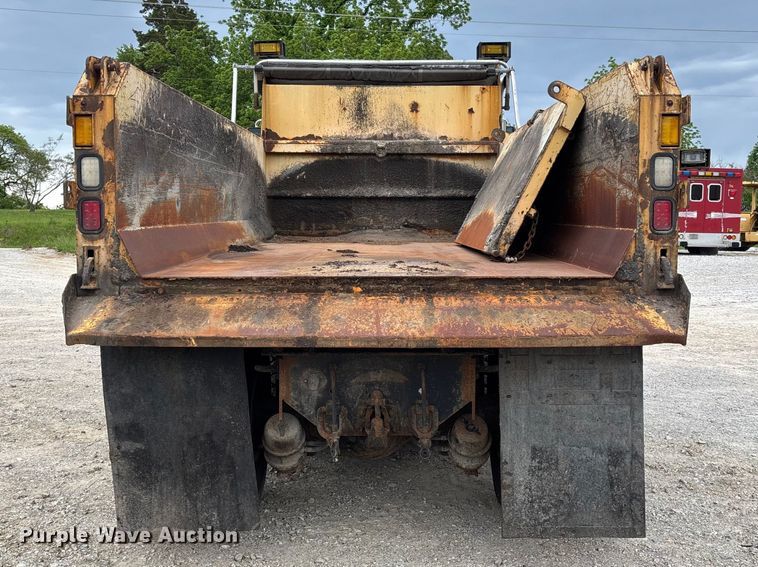 image for item FC5702 2011 International 7500 dump truck