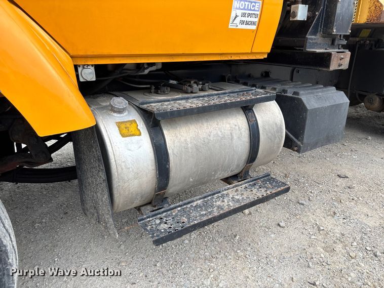image for item FC5702 2011 International 7500 dump truck