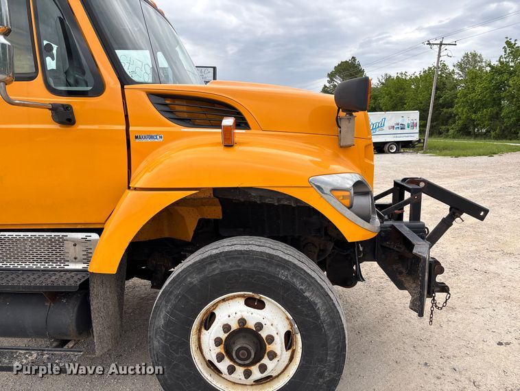 image for item FC5702 2011 International 7500 dump truck