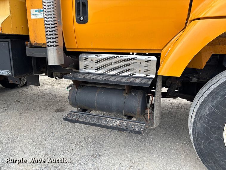 image for item FC5702 2011 International 7500 dump truck