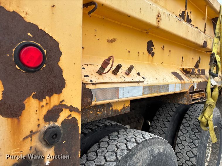 image for item FC5702 2011 International 7500 dump truck