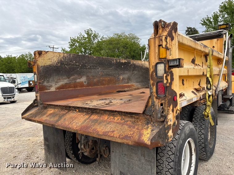 image for item FC5702 2011 International 7500 dump truck
