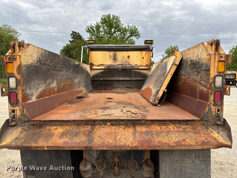 image for item FC5702 2011 International 7500 dump truck