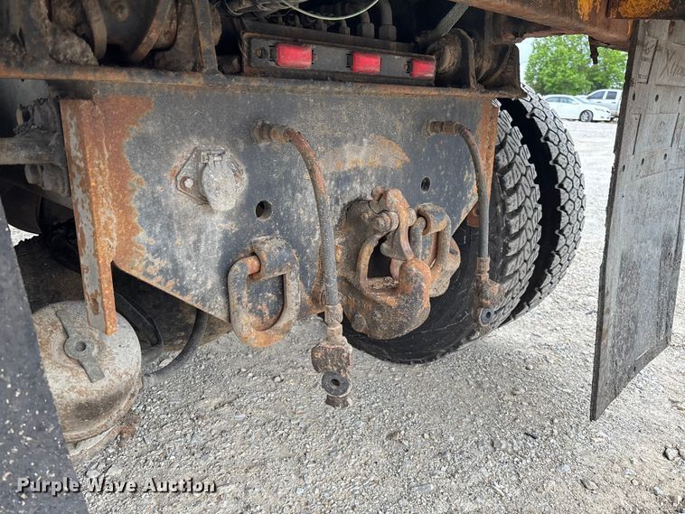 image for item FC5702 2011 International 7500 dump truck