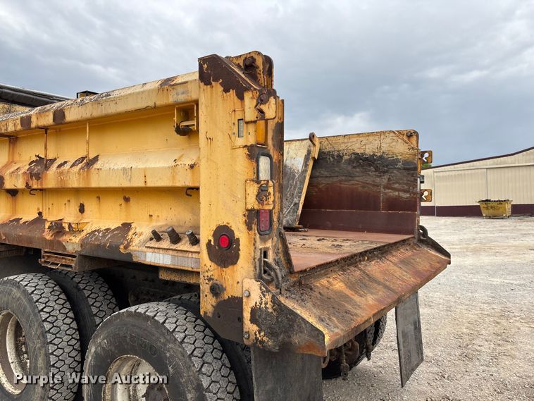 image for item FC5702 2011 International 7500 dump truck