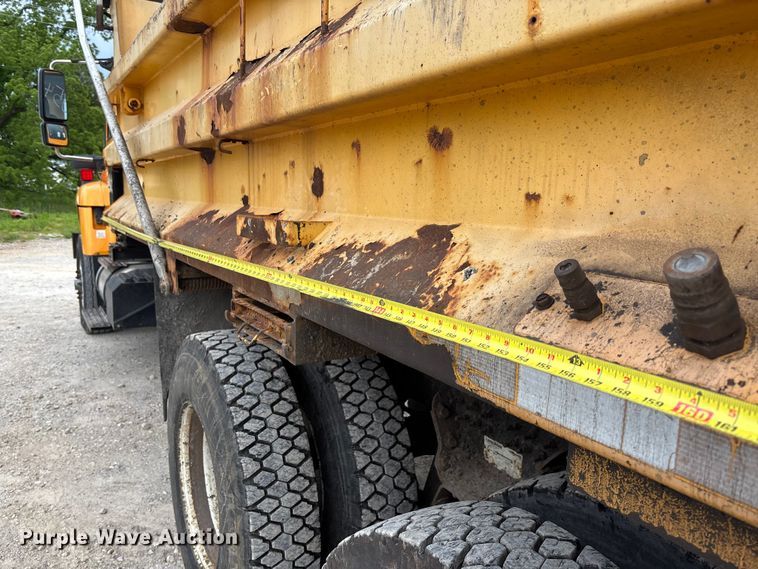 image for item FC5702 2011 International 7500 dump truck
