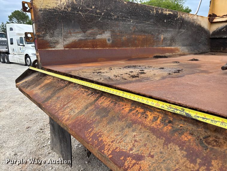 image for item FC5702 2011 International 7500 dump truck