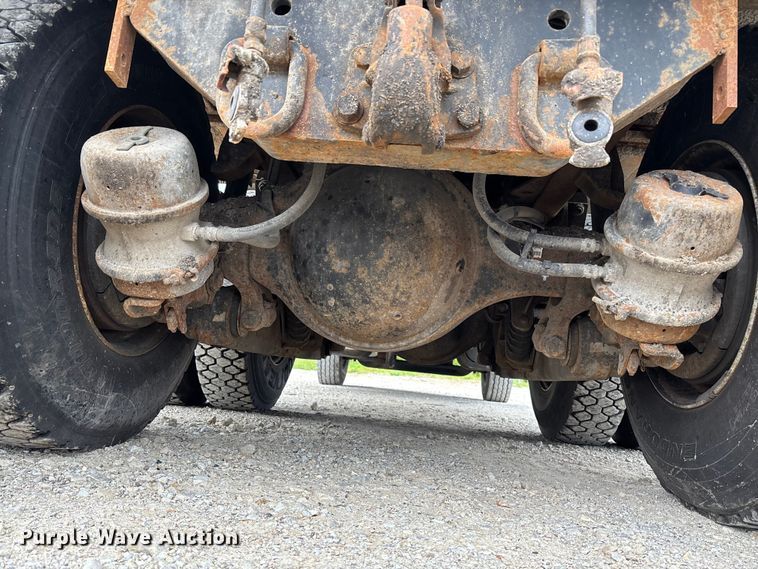 image for item FC5702 2011 International 7500 dump truck