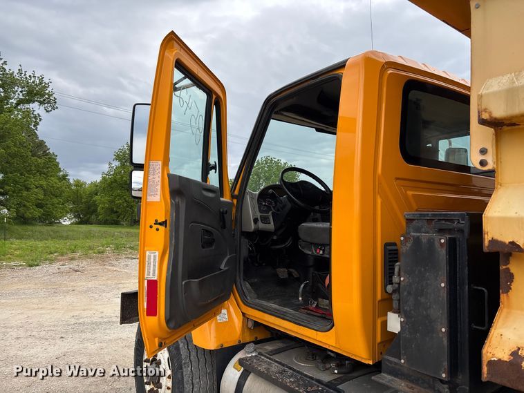 image for item FC5702 2011 International 7500 dump truck