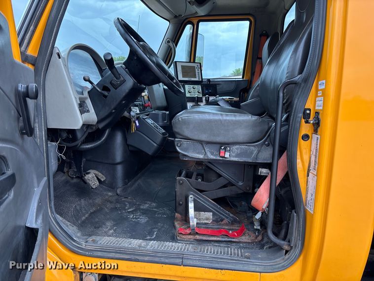 image for item FC5702 2011 International 7500 dump truck