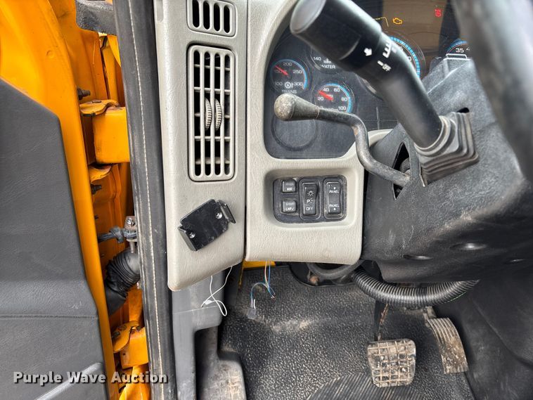 image for item FC5702 2011 International 7500 dump truck