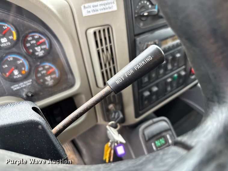 image for item FC5702 2011 International 7500 dump truck