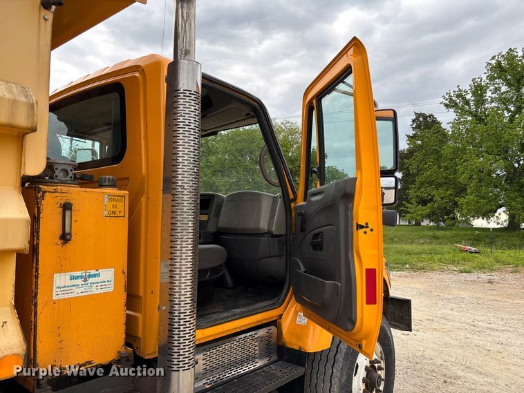 image for item FC5702 2011 International 7500 dump truck