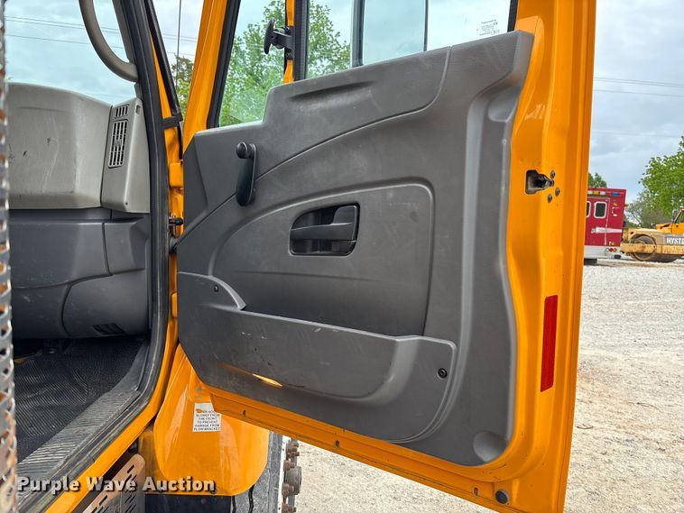 image for item FC5702 2011 International 7500 dump truck