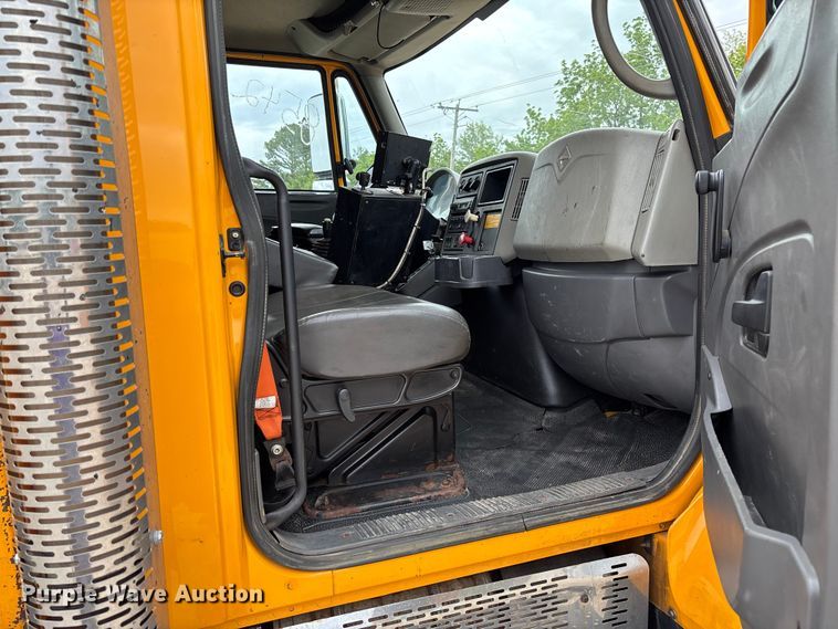 image for item FC5702 2011 International 7500 dump truck