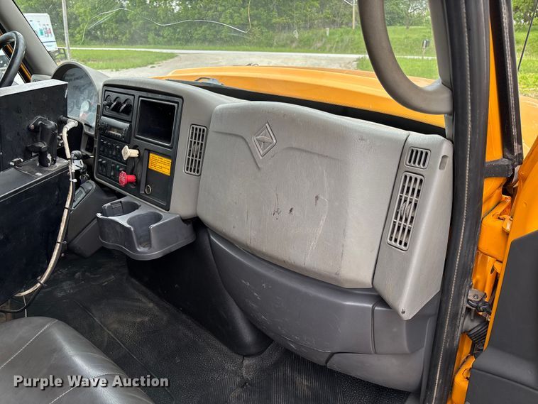 image for item FC5702 2011 International 7500 dump truck