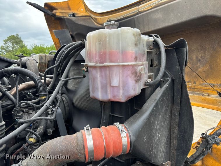image for item FC5702 2011 International 7500 dump truck