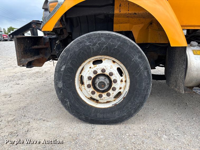 image for item FC5702 2011 International 7500 dump truck