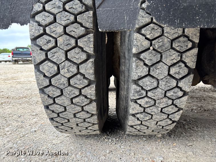 image for item FC5702 2011 International 7500 dump truck